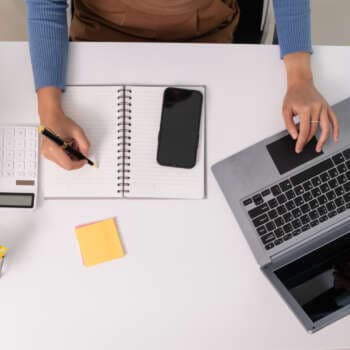 Meer dan bruto naar netto: wat je als student misschien nog niet weet over loon en voordelen